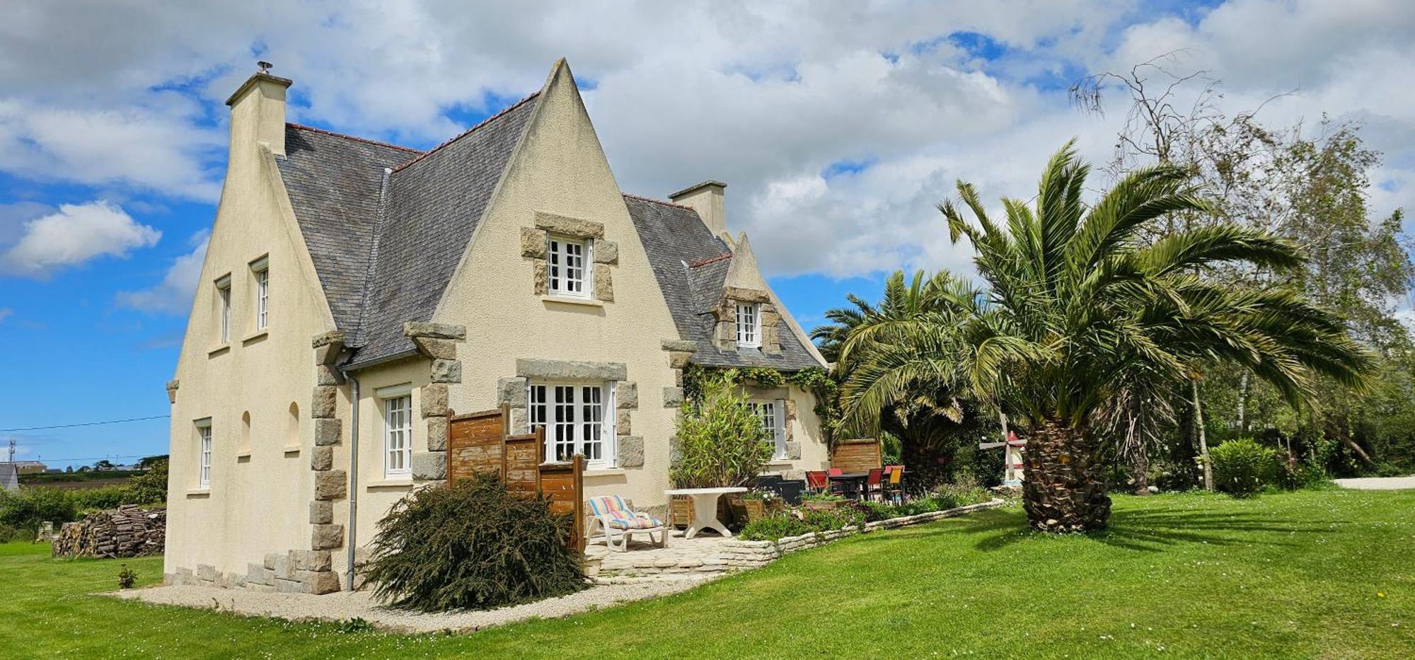 Chez Renee Et Raynal B&B Plounévez-Lochrist Exteriör bild