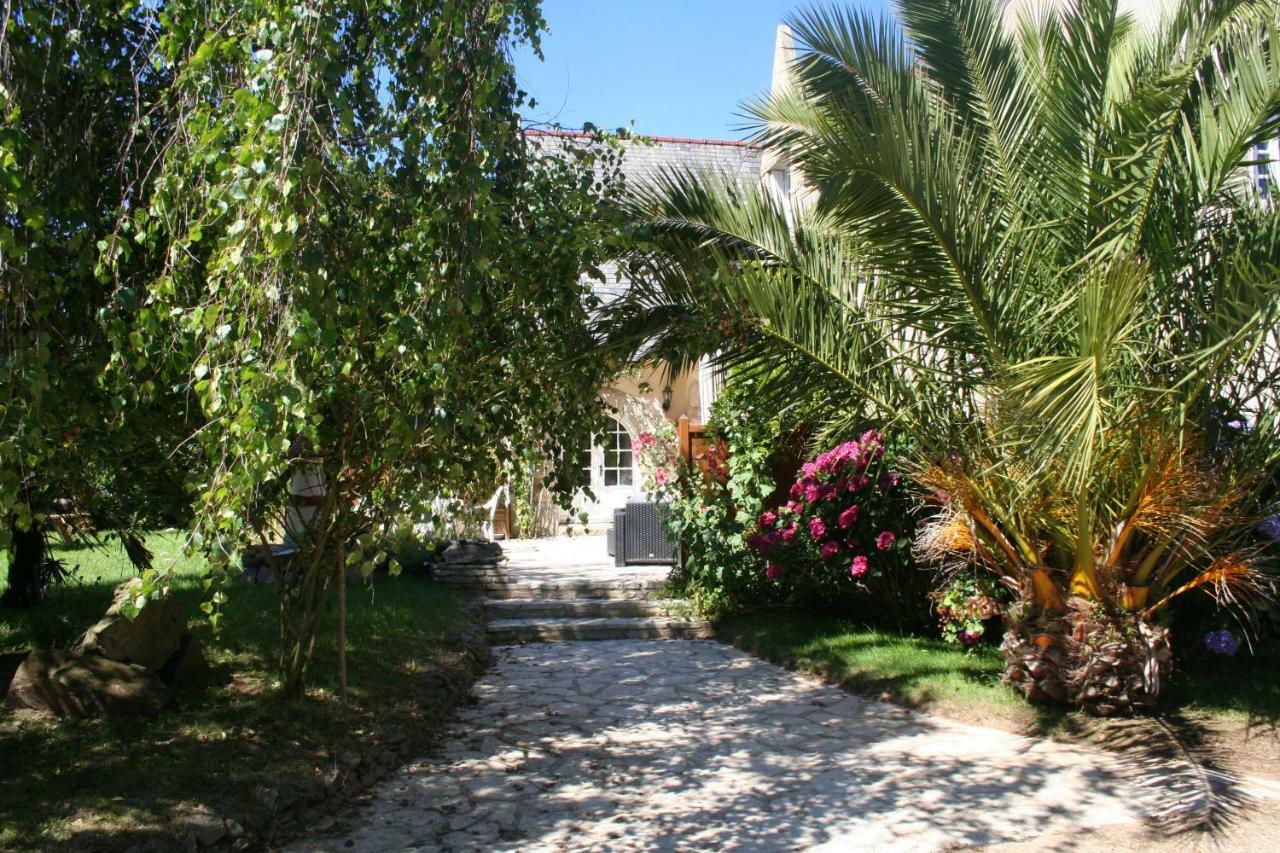 Chez Renee Et Raynal B&B Plounévez-Lochrist Exteriör bild